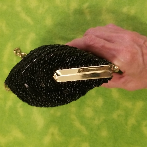 Black beaded seashell handbag - Picture 3 of 10